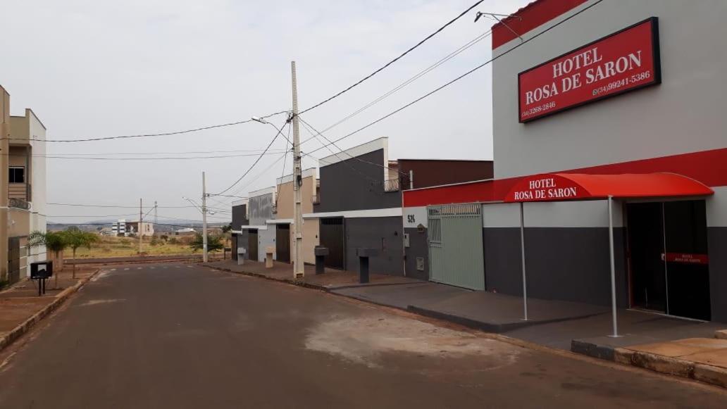 Hotel Rosa De Saron Ituiutaba Bagian luar foto